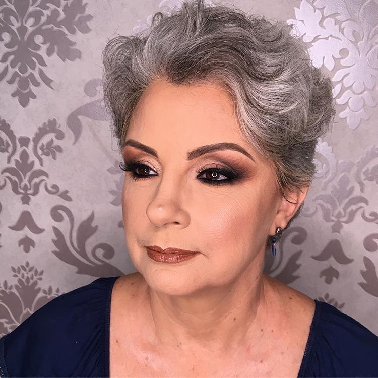Maquillaje para piel madura: técnicas y productos.